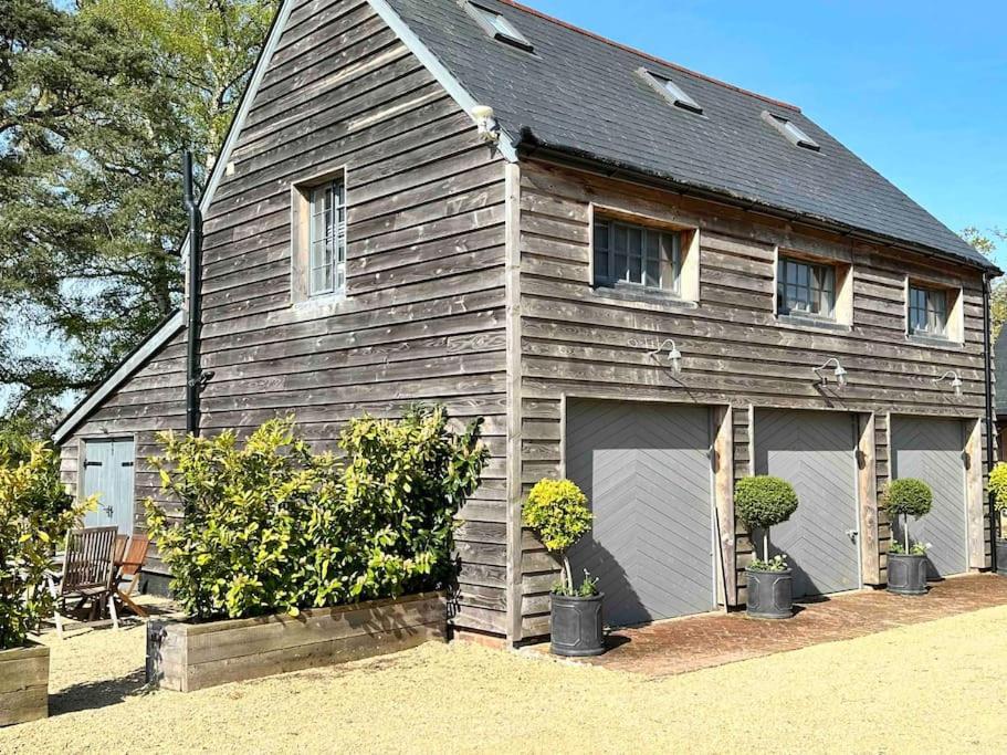 AlderburyThe Coach Houseアパートメント エクステリア 写真